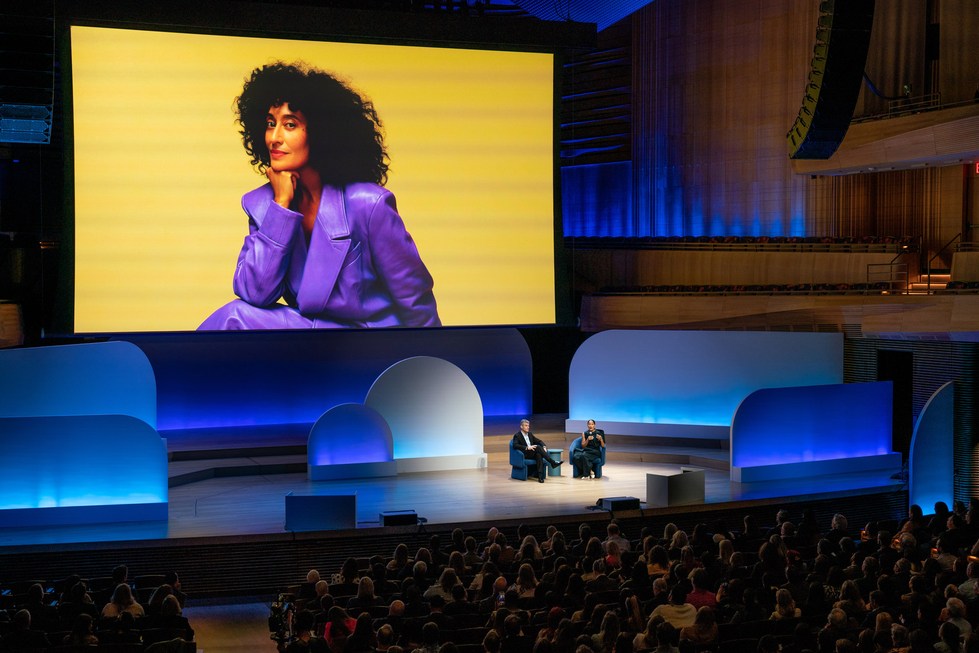 Newfront_stage_traceeellisross